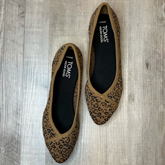 TOMS Katie Knit Flats Tan/Brown Size 5.5 Women Animal Print Cute Shoes TOMS Bran - Picture 2 of 8